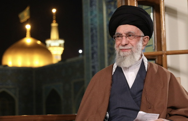 L'Iran n'est «pas en colère» contre les Européens, affirme Khamenei