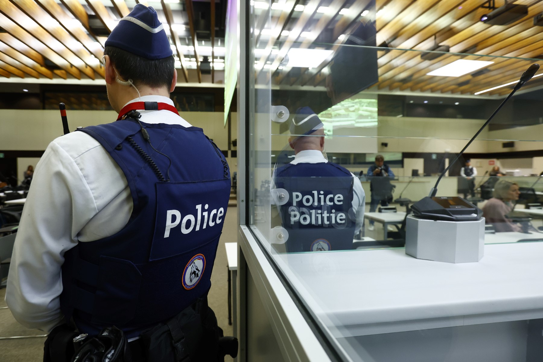Attentats: l'Etat belge condamné pour les fouilles à nu à genoux pratiquées sur les accusés