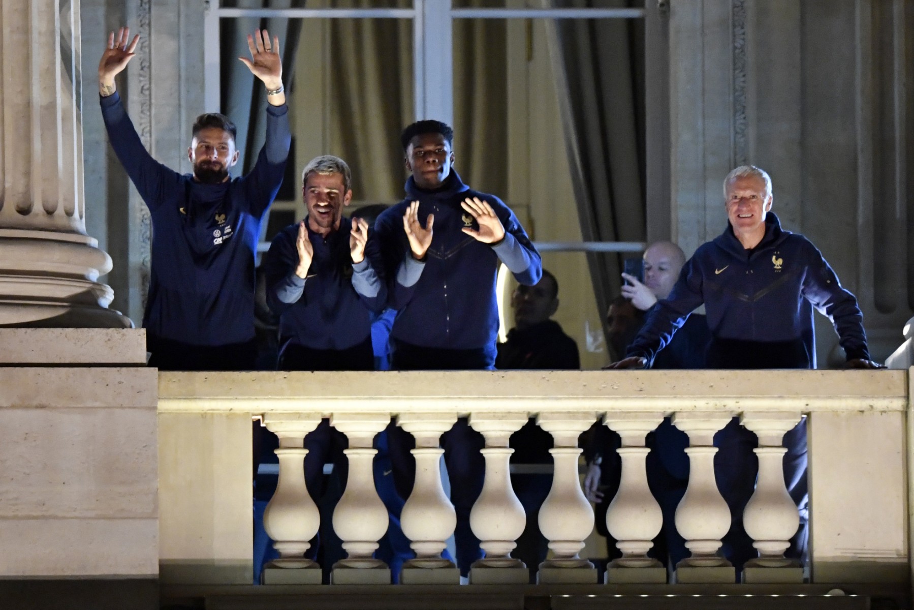 Bleus: nouveaux tauliers et nouveau capitaine