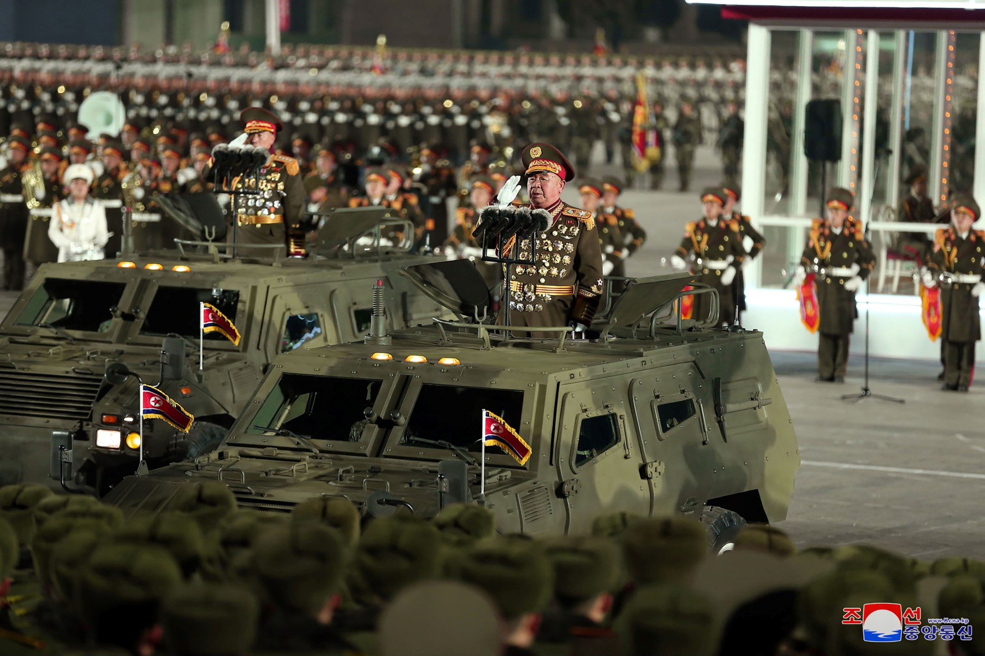 Cette photo prise le 8 février 2023 et publiée par l'agence de presse officielle de la Corée du Nord, KCNA, le 10 février 2023, montre Ri Pyong Chol, membre du Présidium du Bureau politique, prenant part à la parade militaire célébrant le 75e anniversaire de la fondation de l'Armée populaire de Corée sur la place Kim Il Sung à Pyongyang. (Photo de KCNA via KNS / AFP)