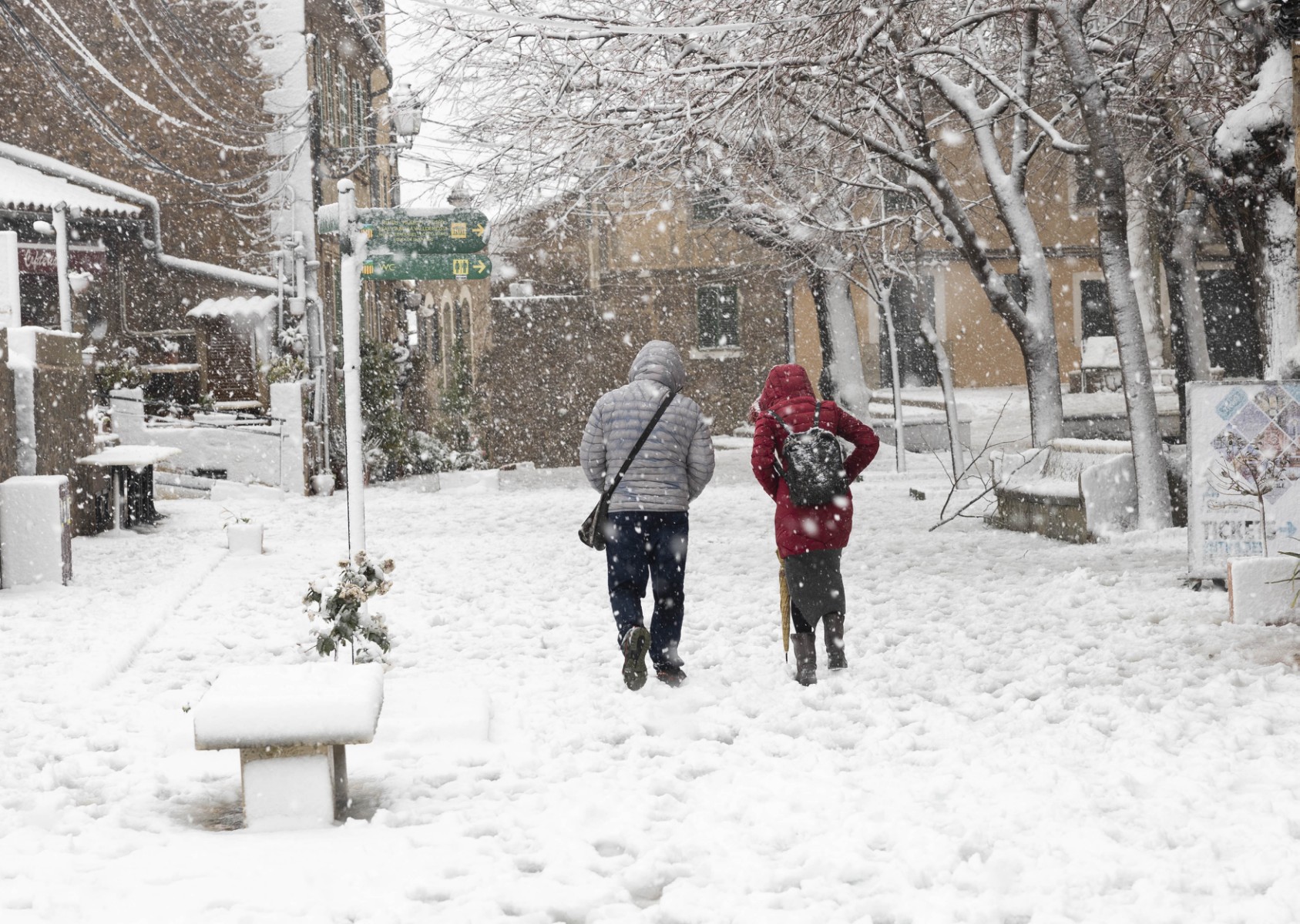 Espagne: des dizaines d'automobilistes piégés par la neige... aux Baléares