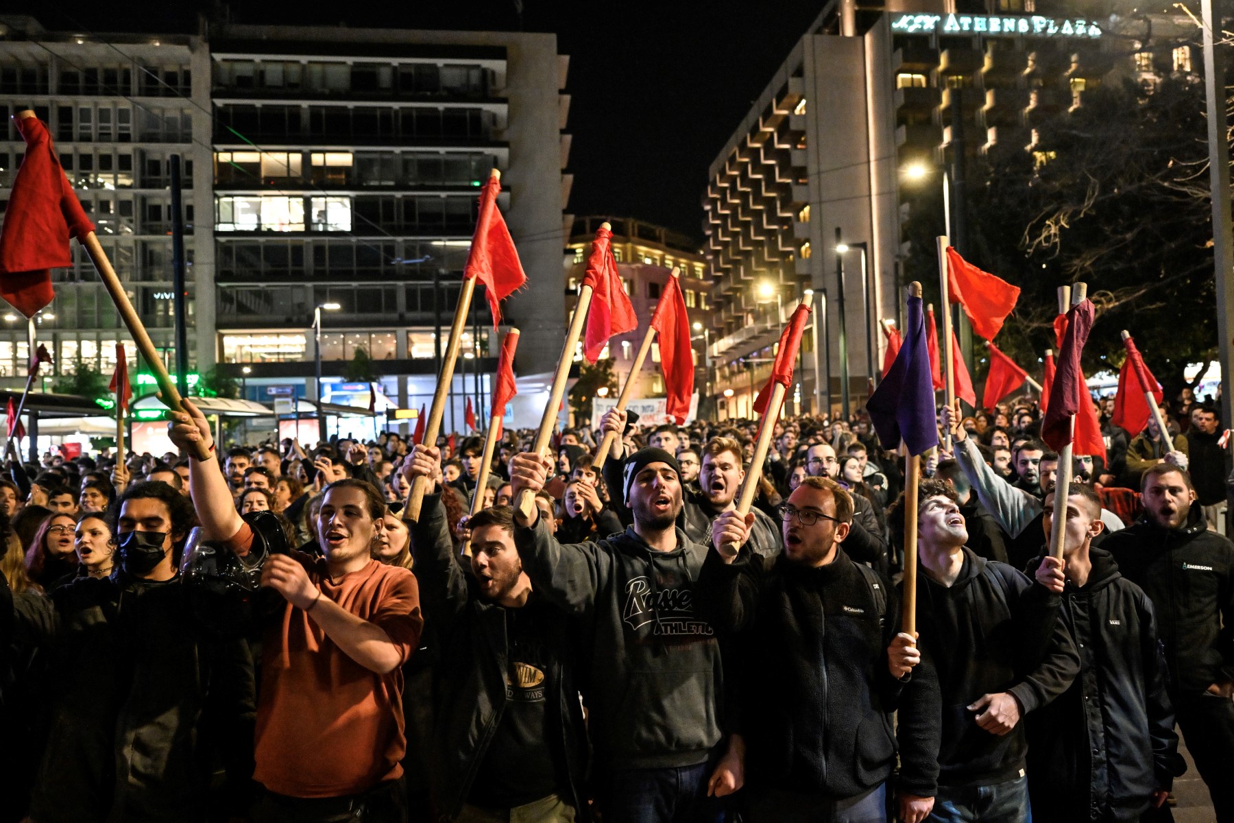 Catastrophe ferroviaire en Grèce: audition reportée du chef de gare, nouvelles manifestations