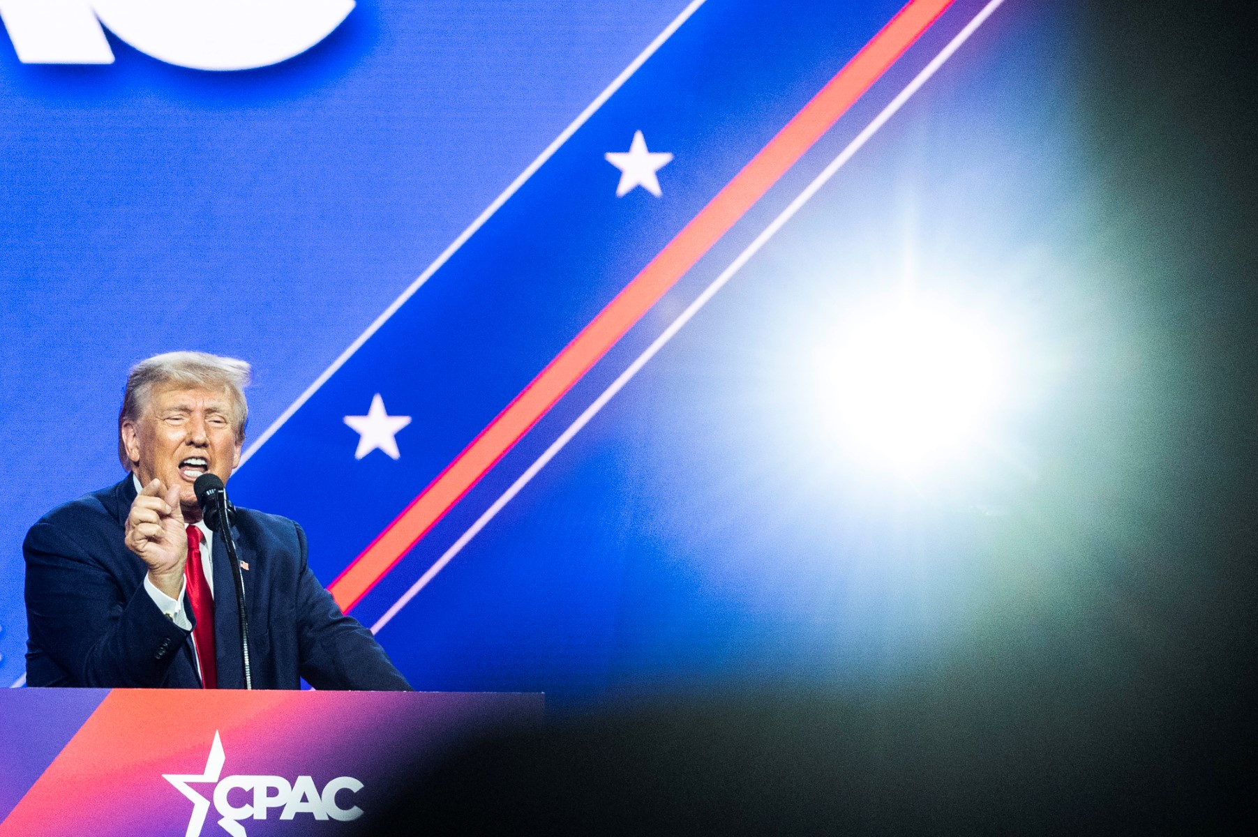 L'ancien président américain Donald Trump prend la parole lors de la conférence 2023 de la Coalition d'action politique conservatrice (CPAC) à National Harbor, dans le Maryland, le 4 mars 2023. (Photo : Roberto Schmidt / AFP)