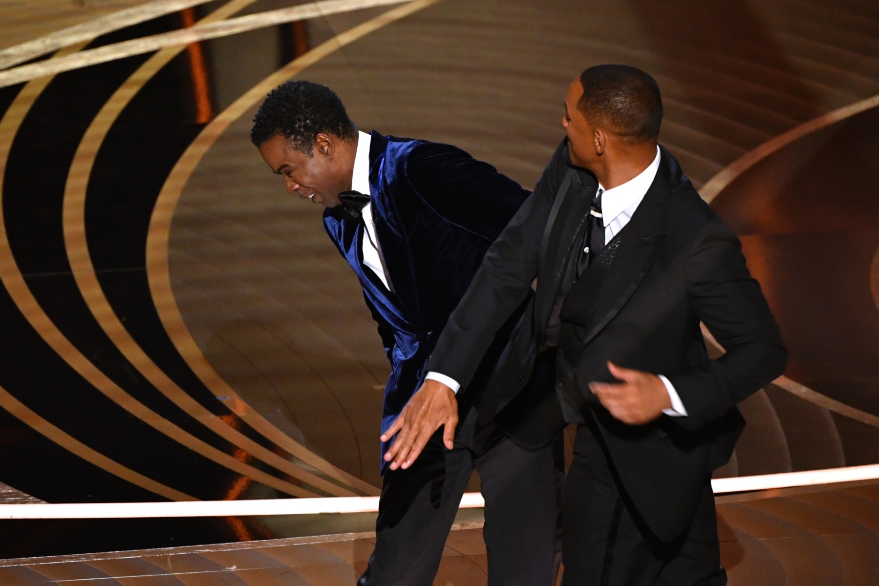 Un an après avoir été giflé par Will Smith, Chris Rock riposte sur Netflix