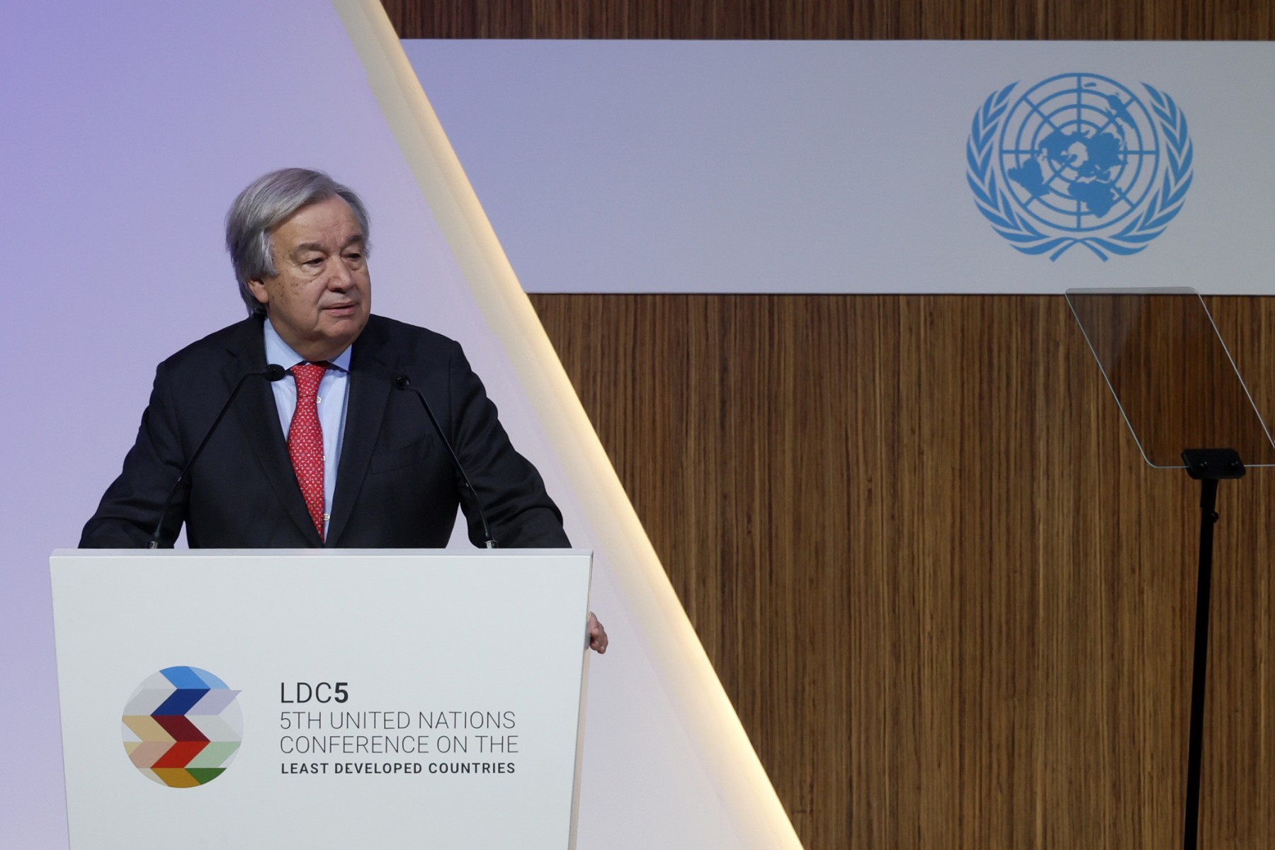 Climat: les pays riches doivent atteindre la neutralité carbone vers 2040, plaide le chef de l'ONU