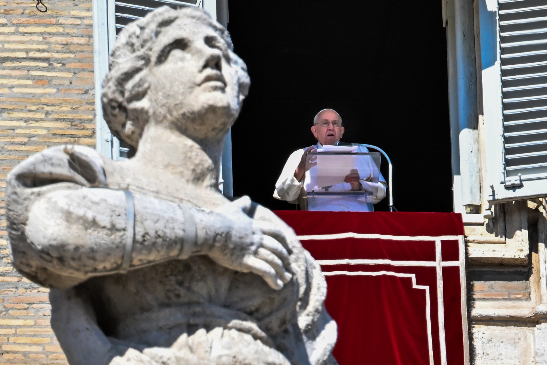 Naufrage de migrants en Italie: le pape appelle à arrêter les passeurs