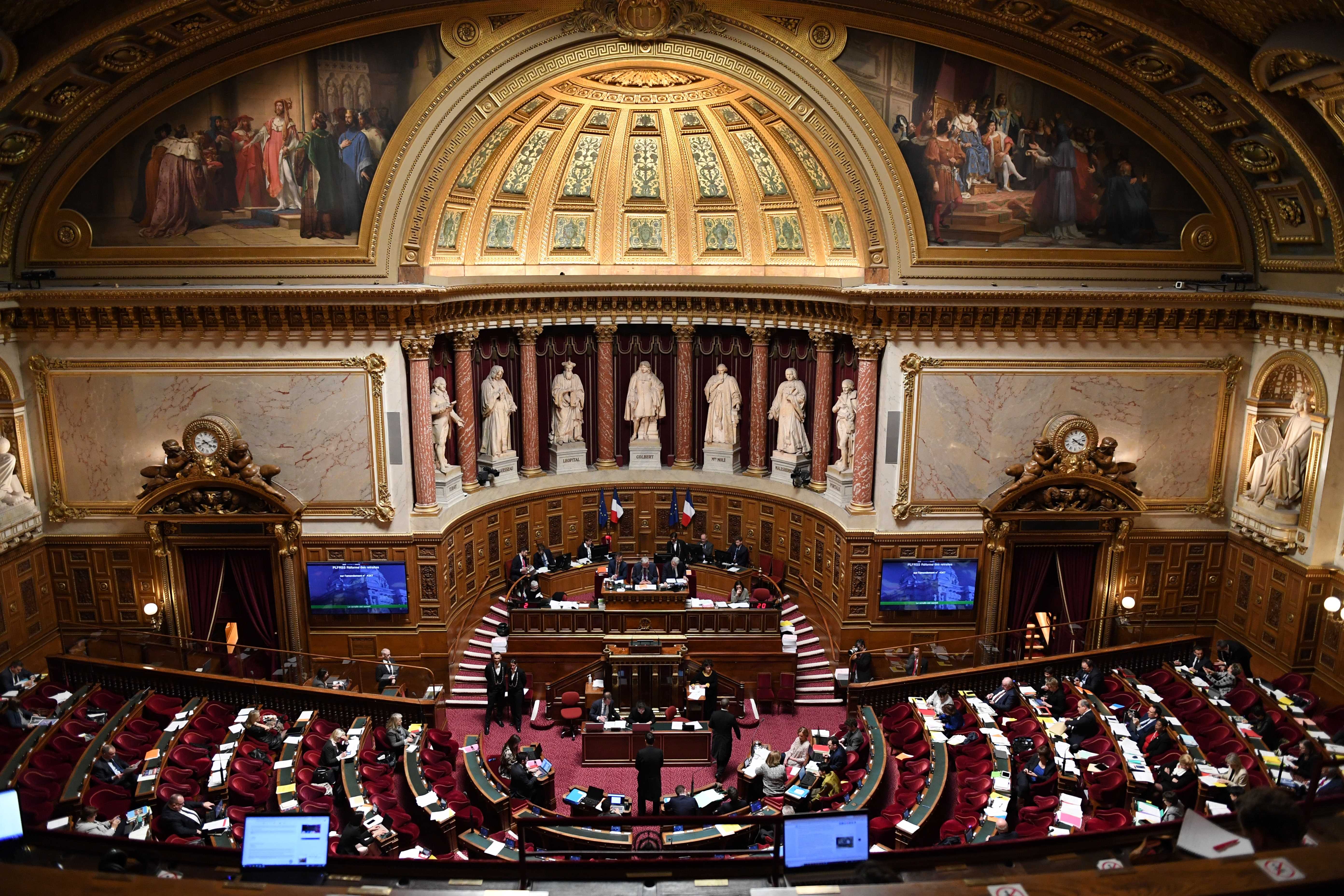 Retraites: Après le Sénat, une semaine à hauts risques s'ouvre pour le gouvernement
