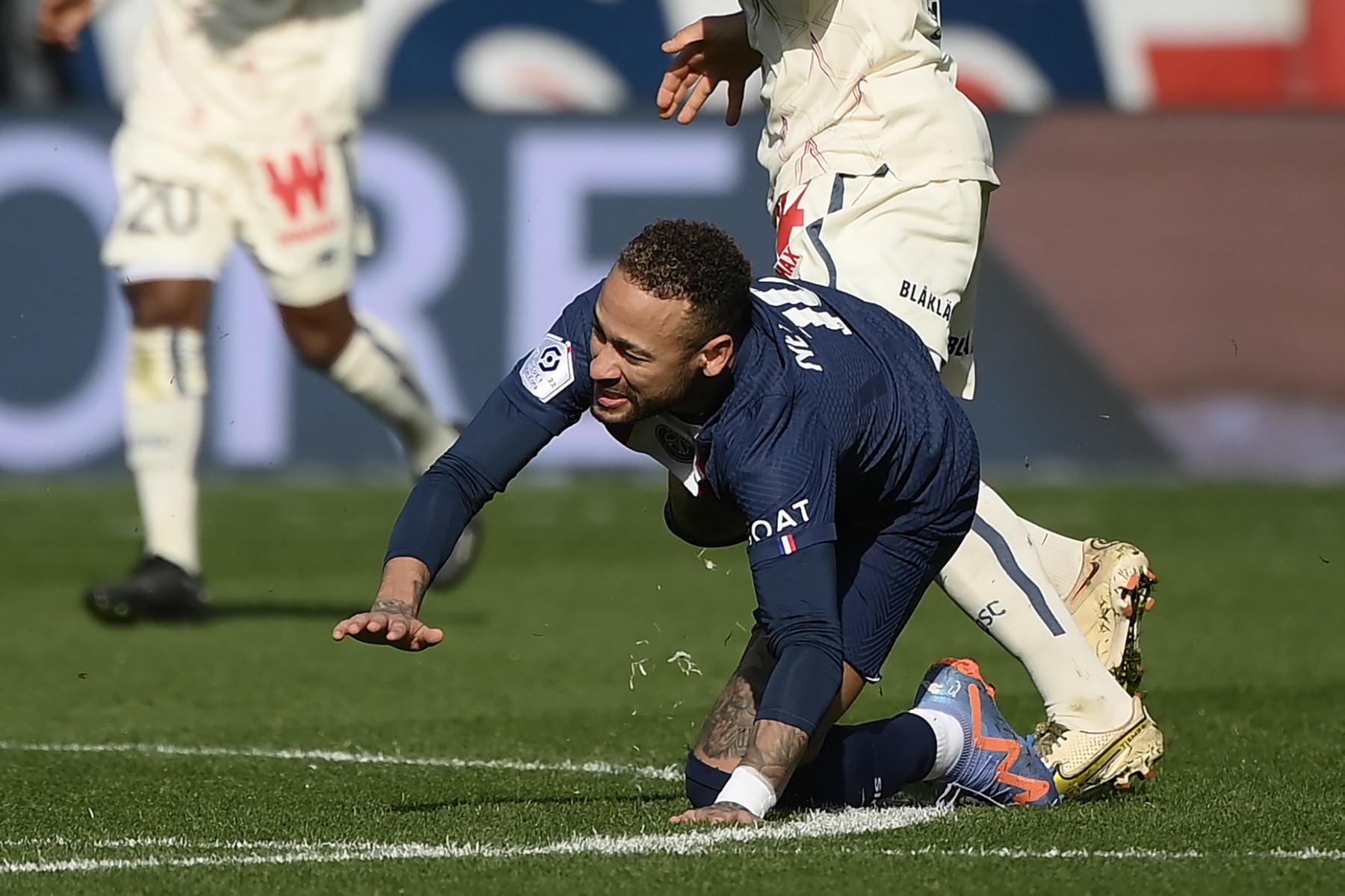 Foot: Neymar sera opéré de la cheville et absent «trois à quatre mois»