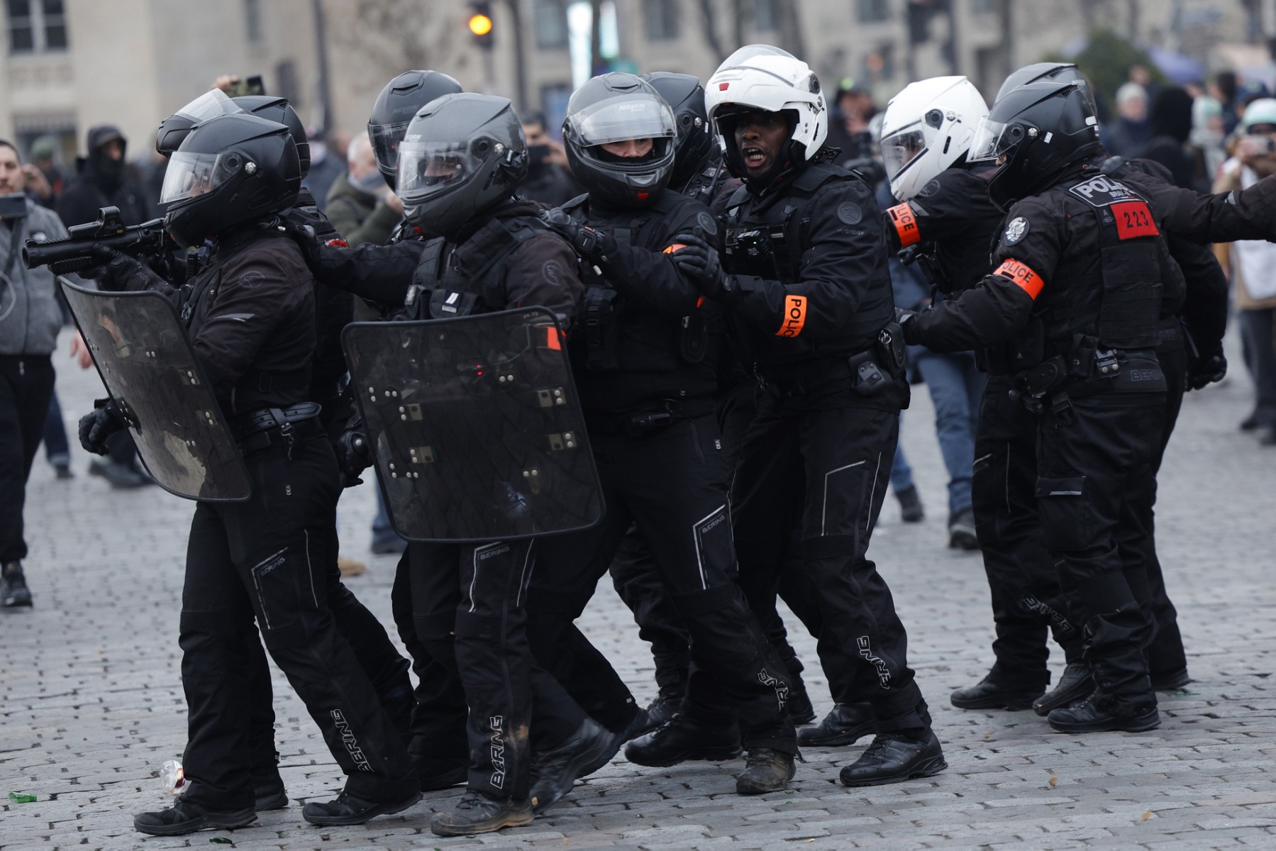 Assemblée: Une pétition pour dissoudre les BRAV-M dépasse les 100 000 signatures