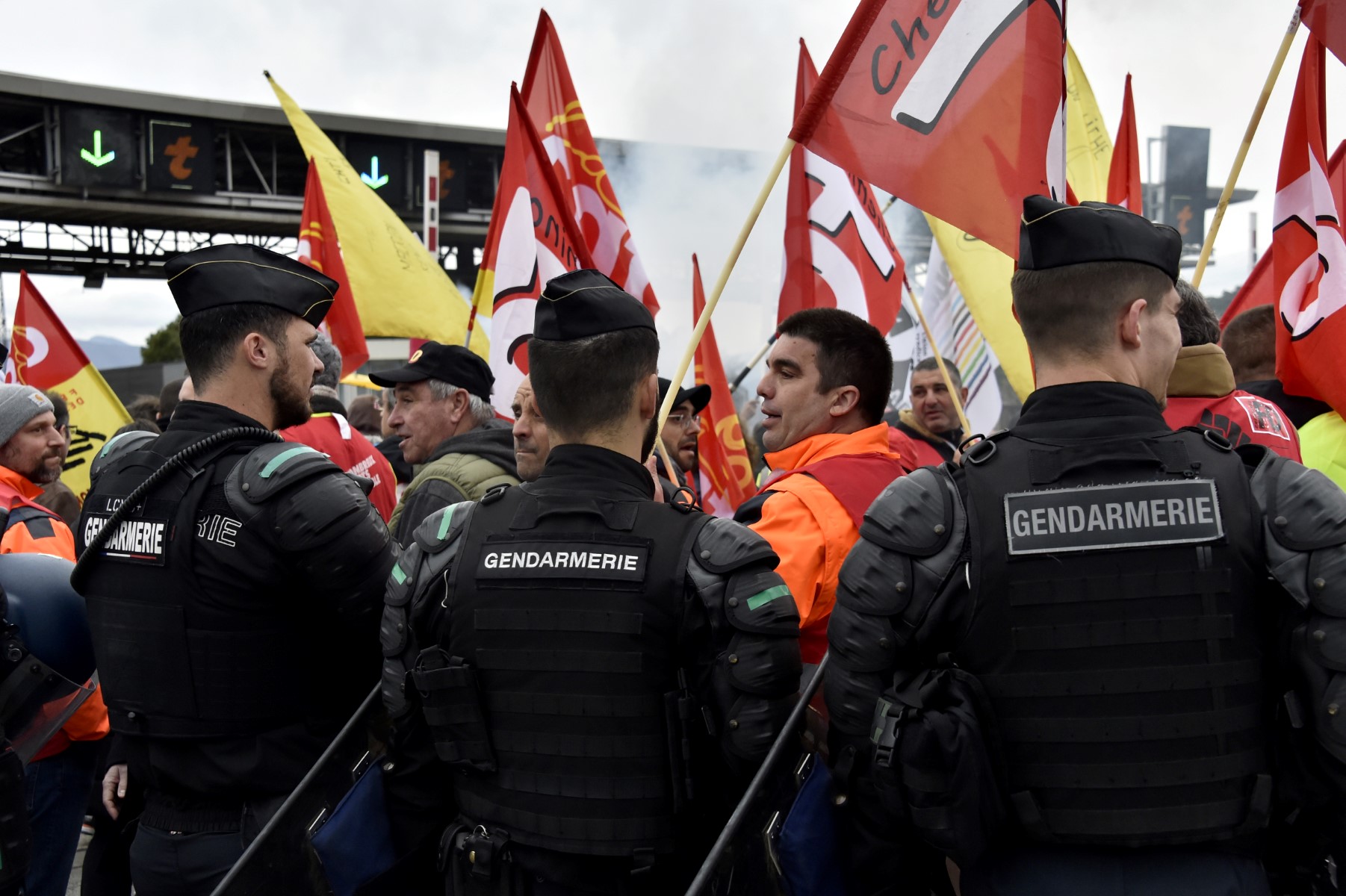 Retraites: transports perturbés et distribution de gaz ralentie au troisième jour de grève