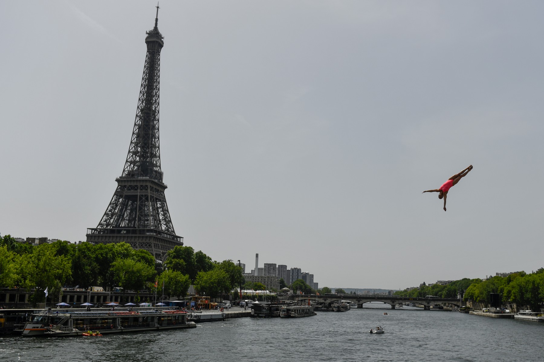 Plongeon dans la Seine (Julien de Rosa, AFP)