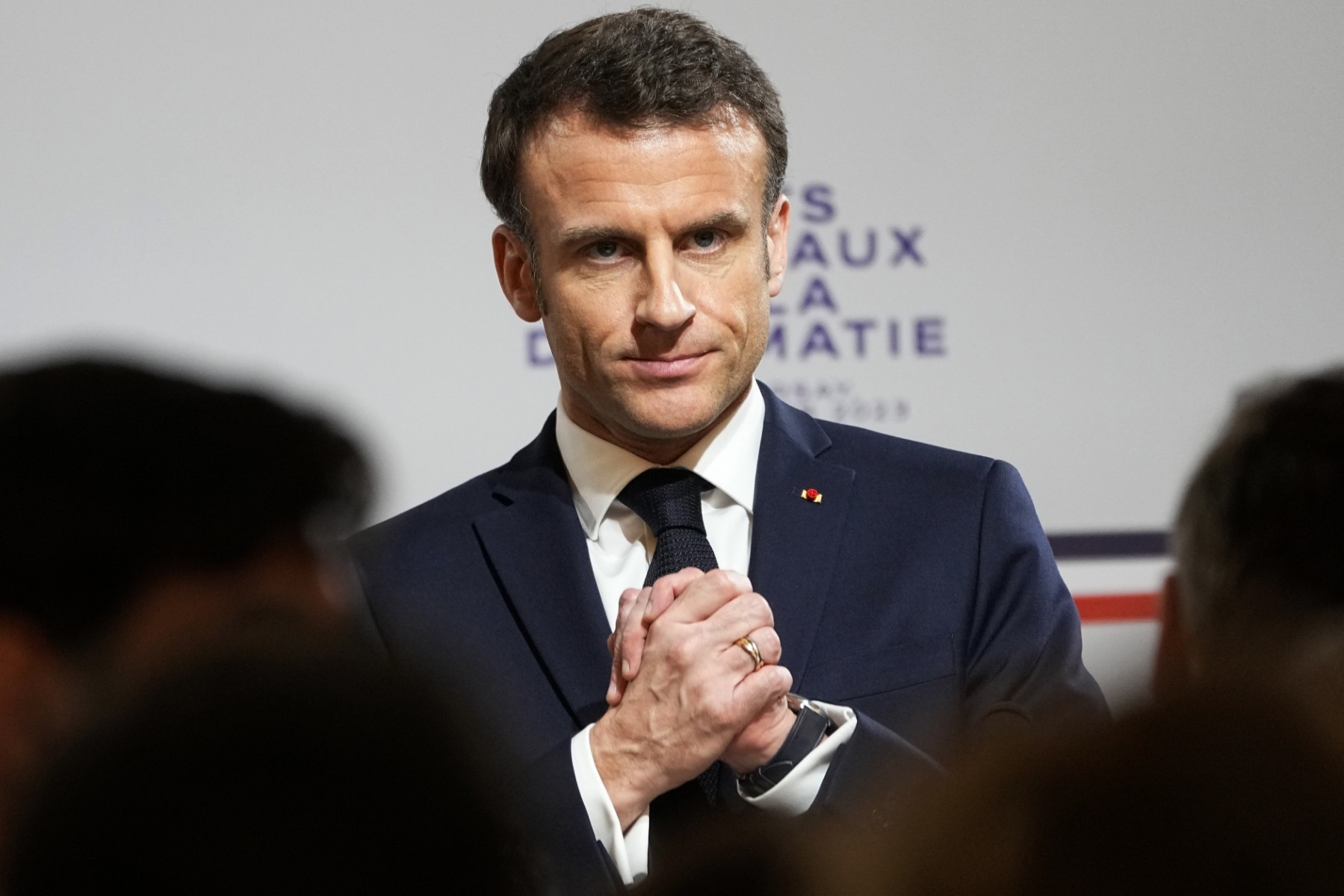 Macron annonce des moyens supplémentaires pour la diplomatie française