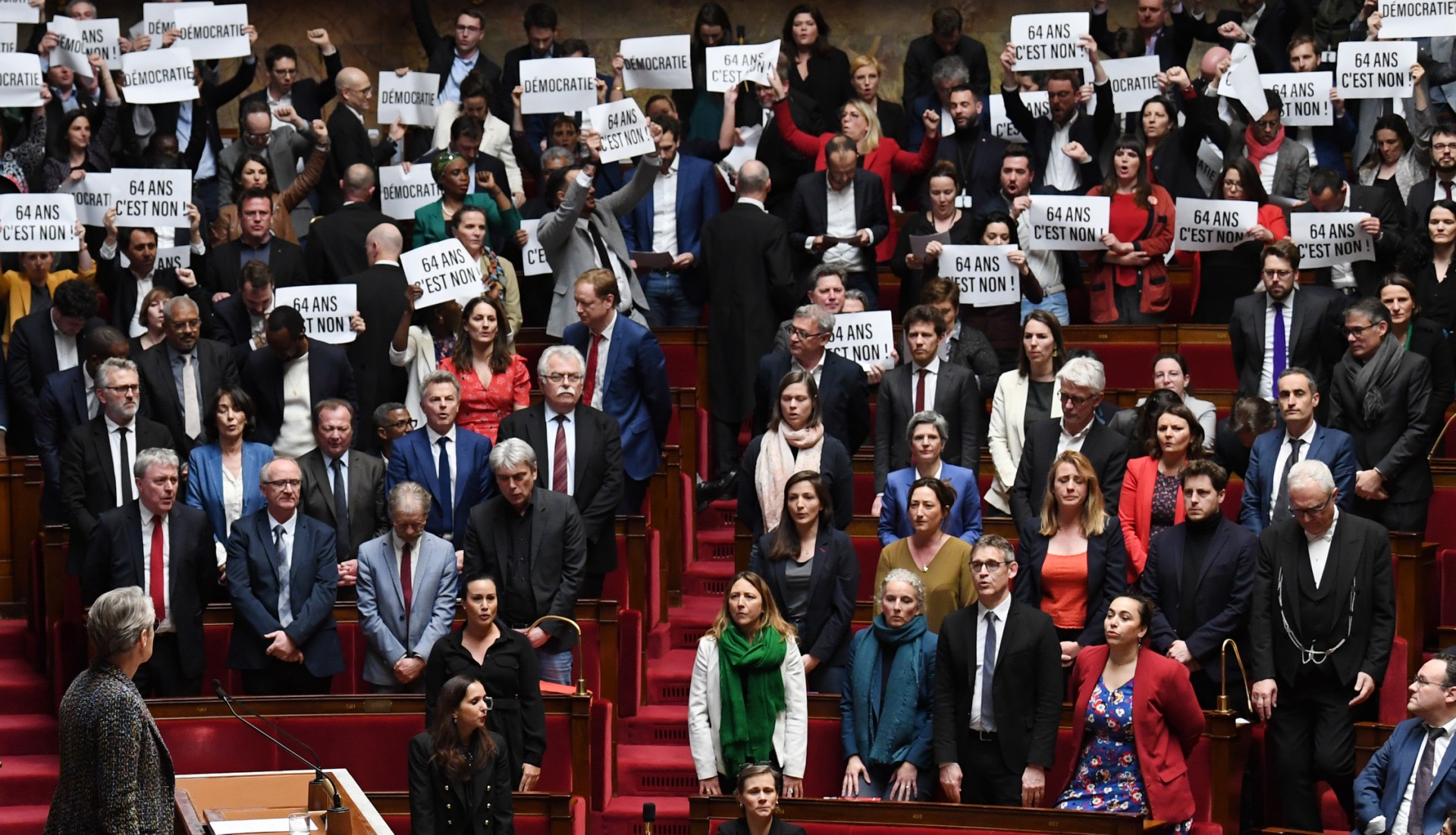 Retraites: l'article 49.3, une arme controversée au service de l'exécutif