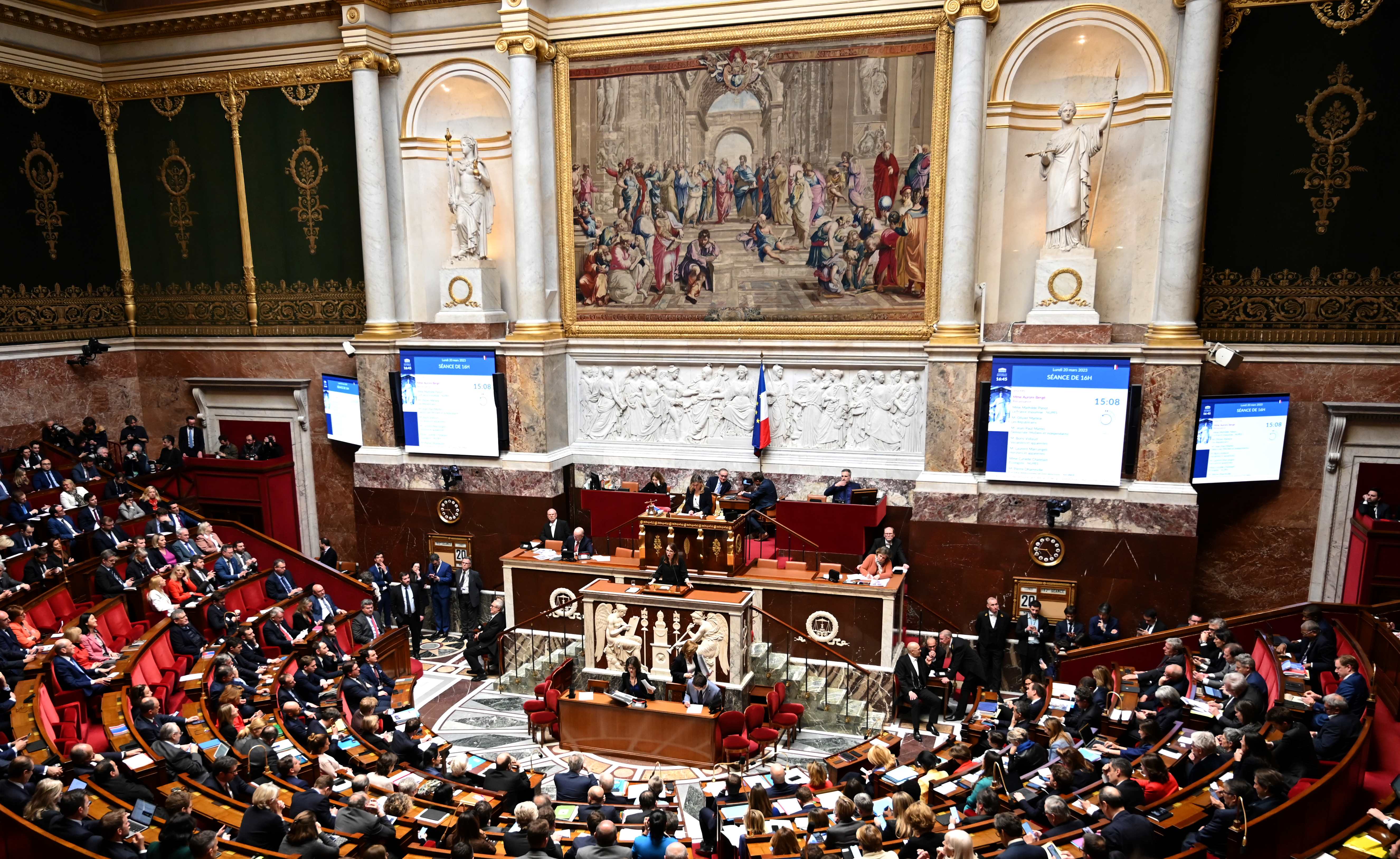 Les députés votent une régulation des pratiques des influenceurs