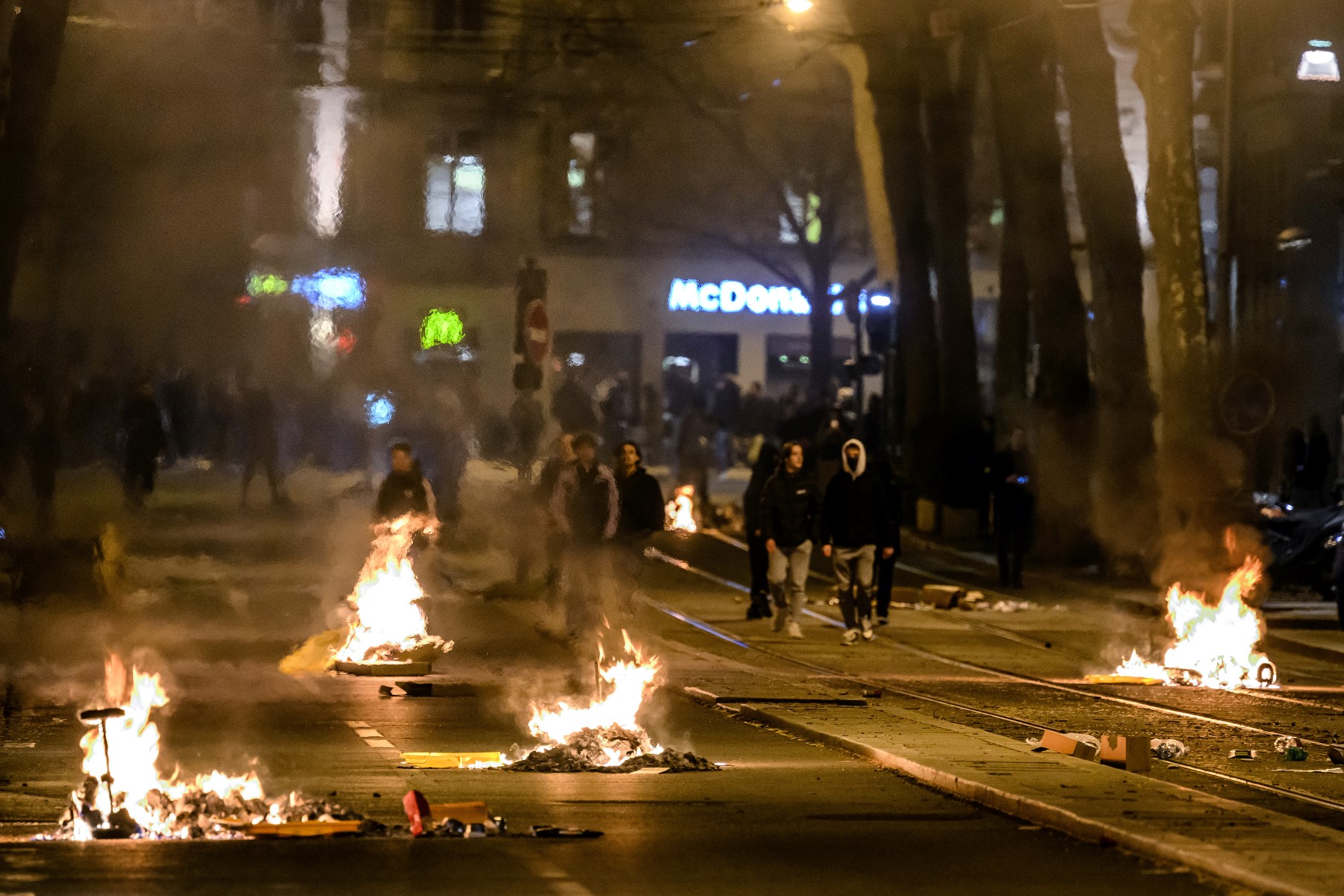 Retraites: Manifestations émaillées de tensions partout en France