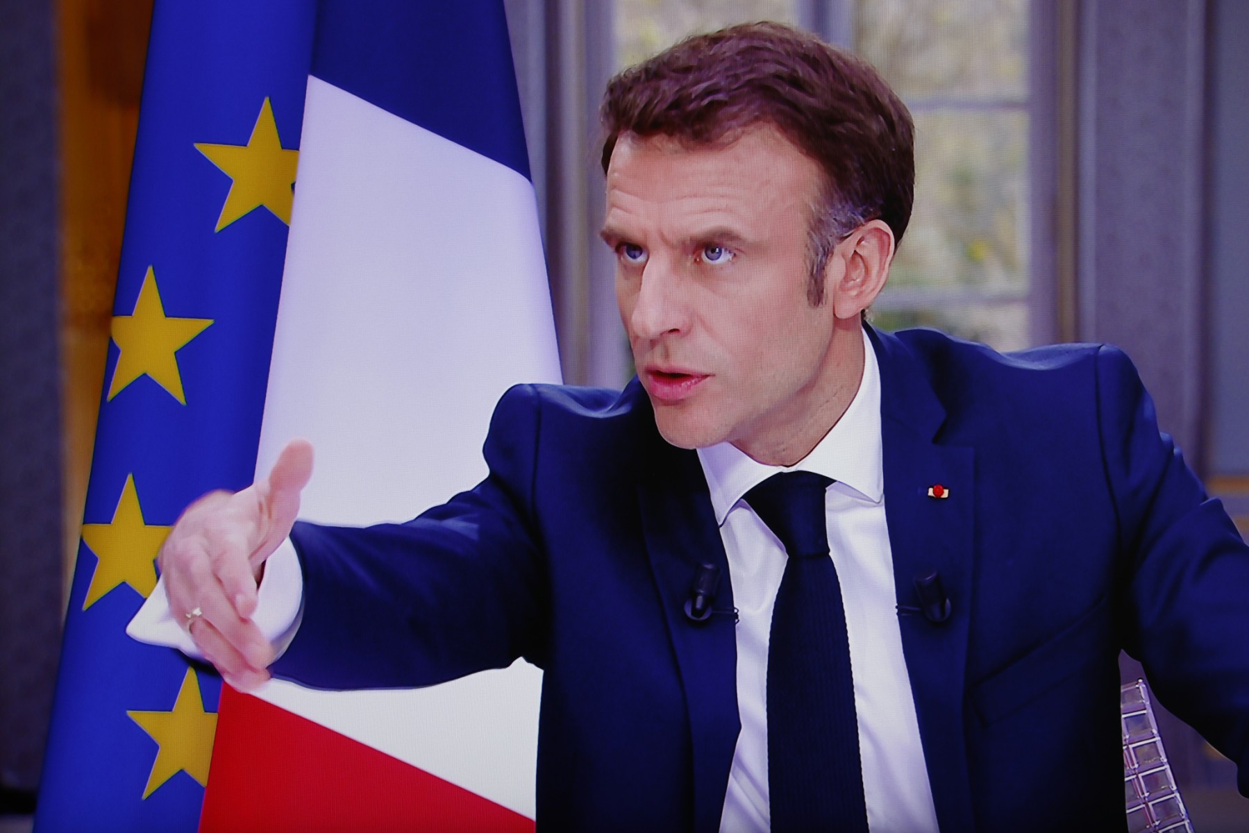 Contesté sur les retraites, Macron veut un meilleur partage des superprofits
