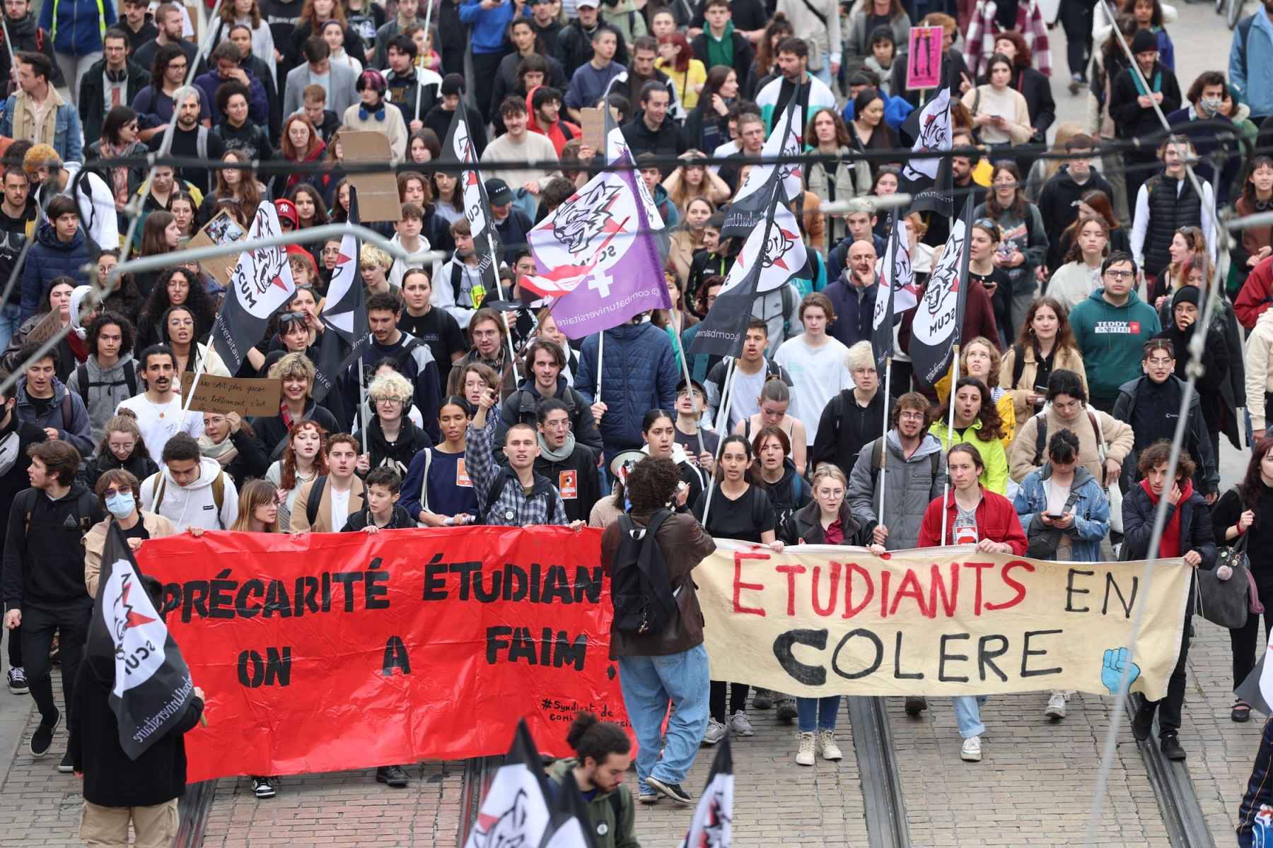 Retraites: La jeunesse «en colère» amplifie sa mobilisation