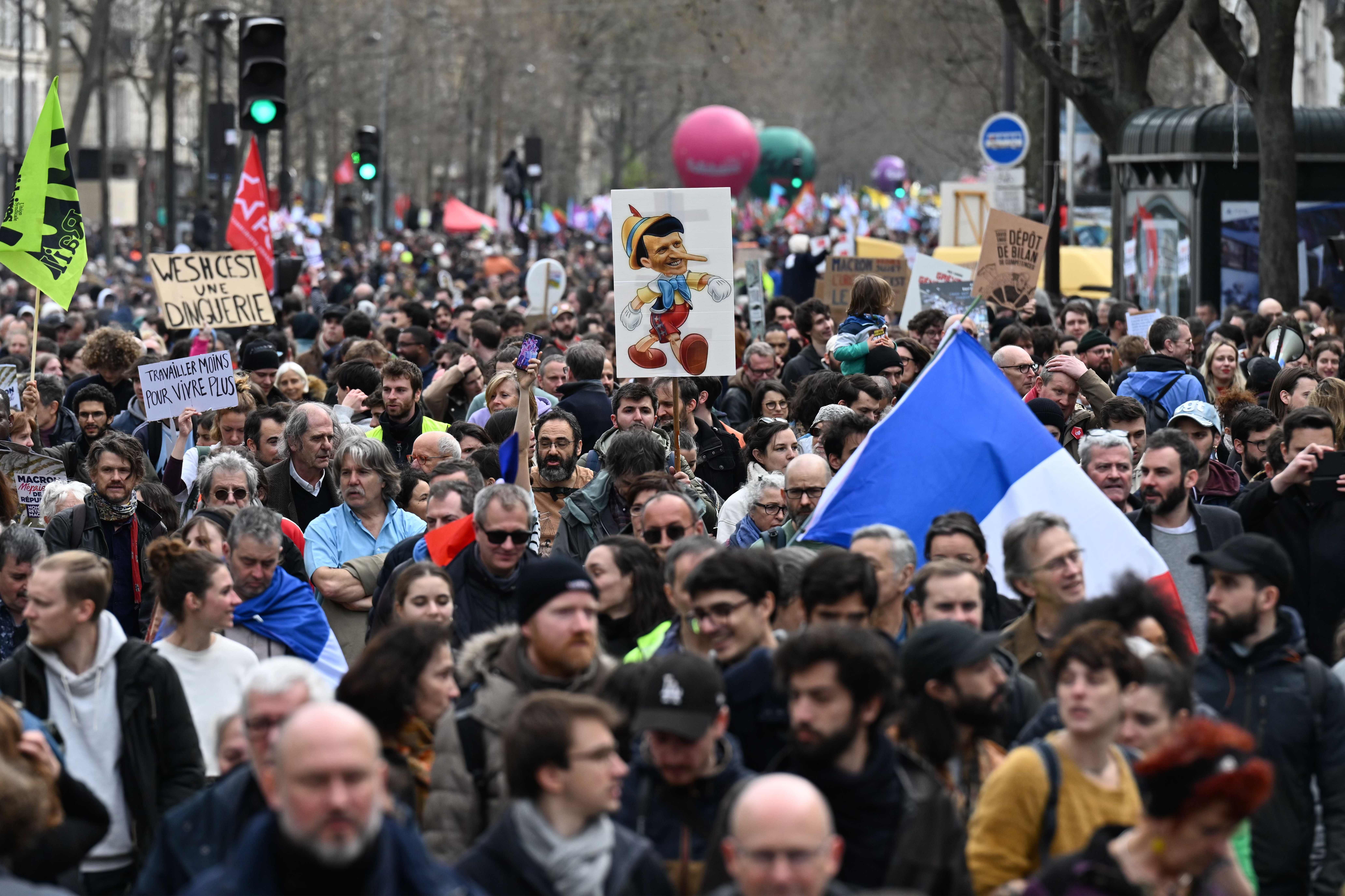 Retraites: avant un 10e round dans la rue mardi, la crainte du «chaos» s'installe