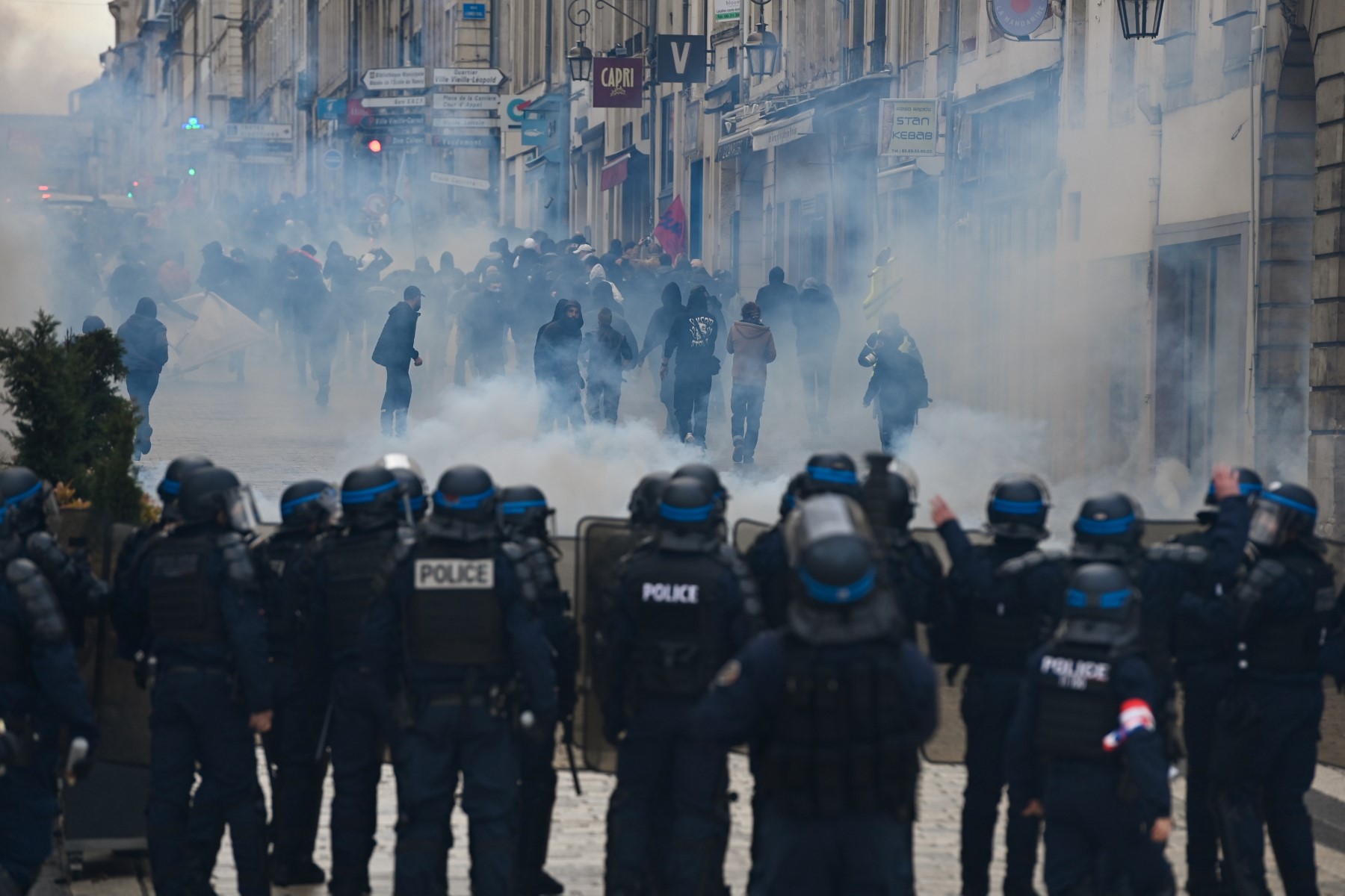 Plus de 120 000 blessés par des policiers lors de manifestations depuis 2015 dans le monde