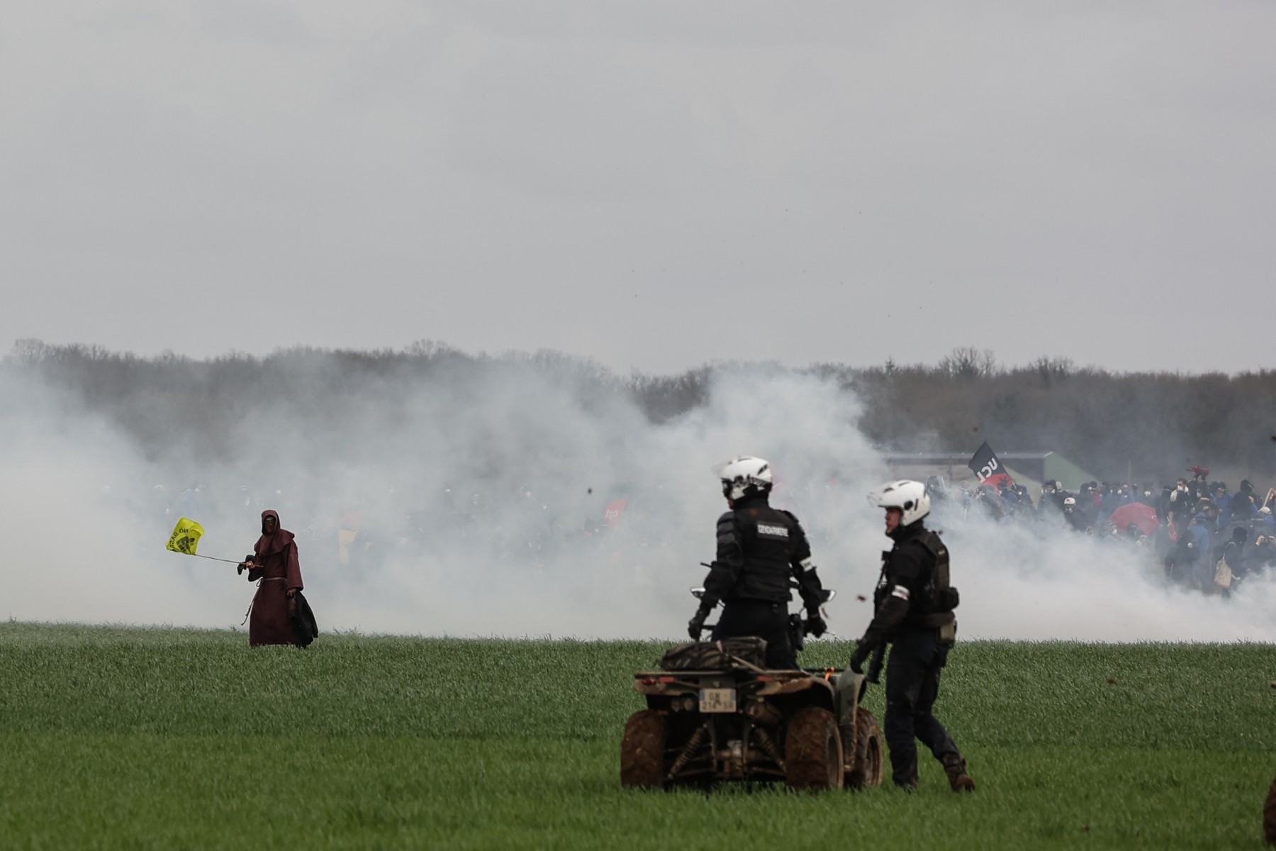 Affrontements de Sainte-Soline: Deux manifestants entre la vie et la mort