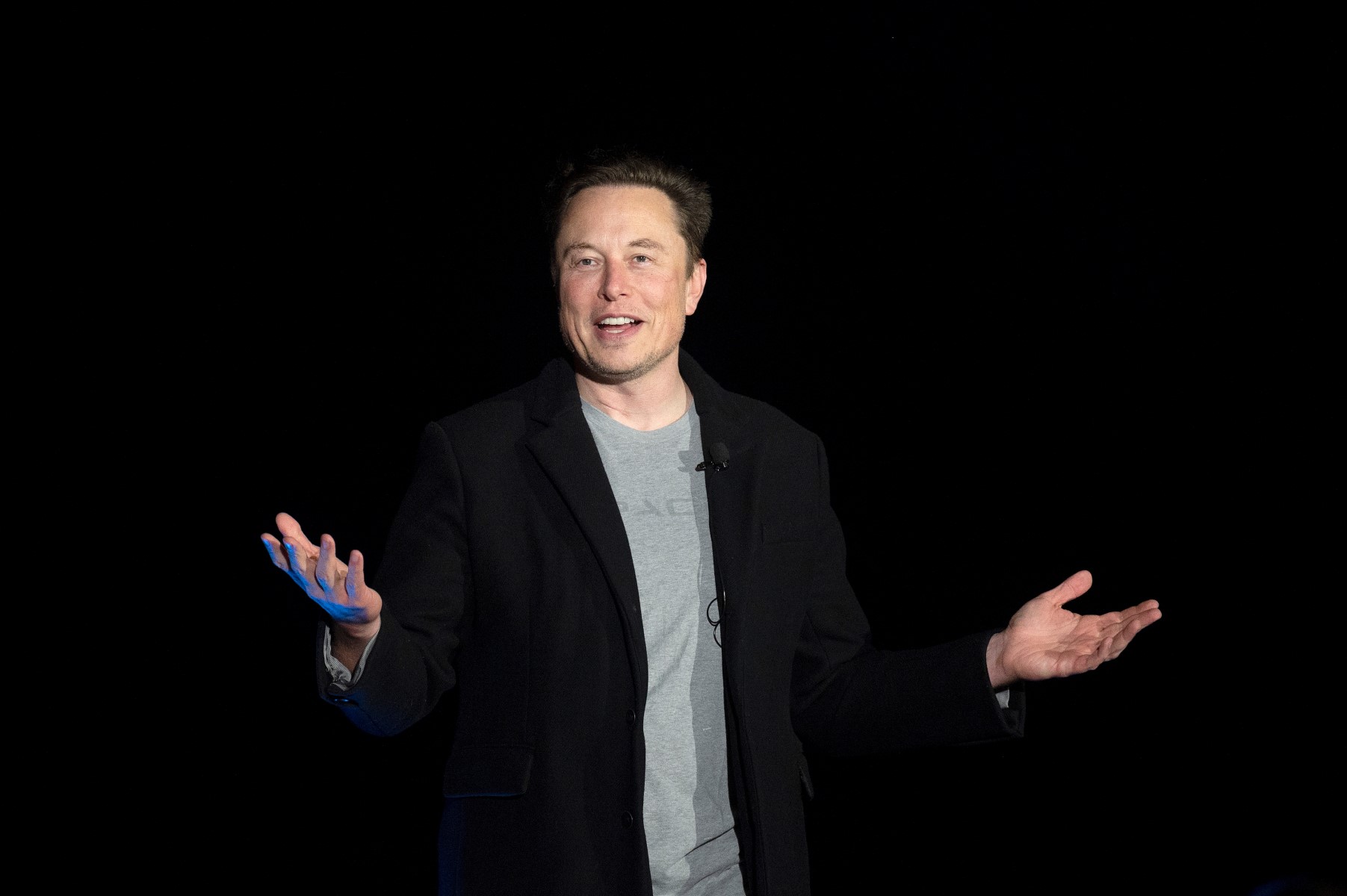 Elon Musk et des centaines d'experts réclament une pause dans l'IA