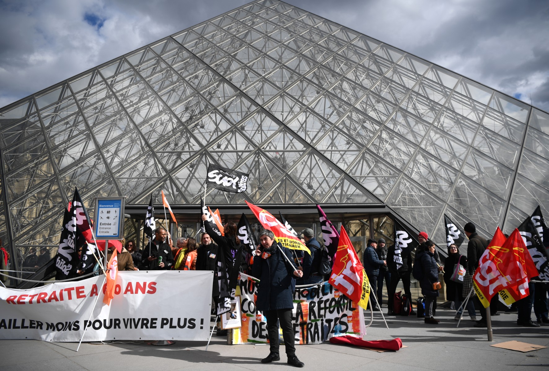 Le Louvre fermé lundi, bloqué par des opposants à la réforme des retraites