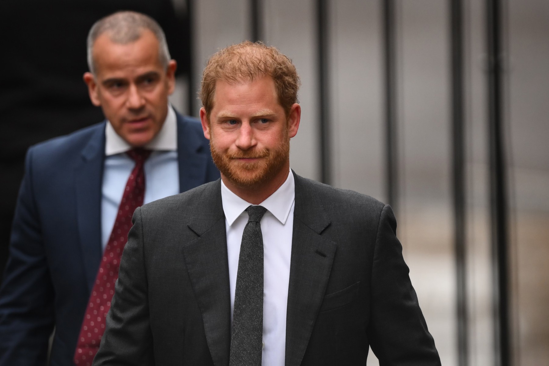 Le prince Harry s'en prend à la famille royale devant la justice à Londres