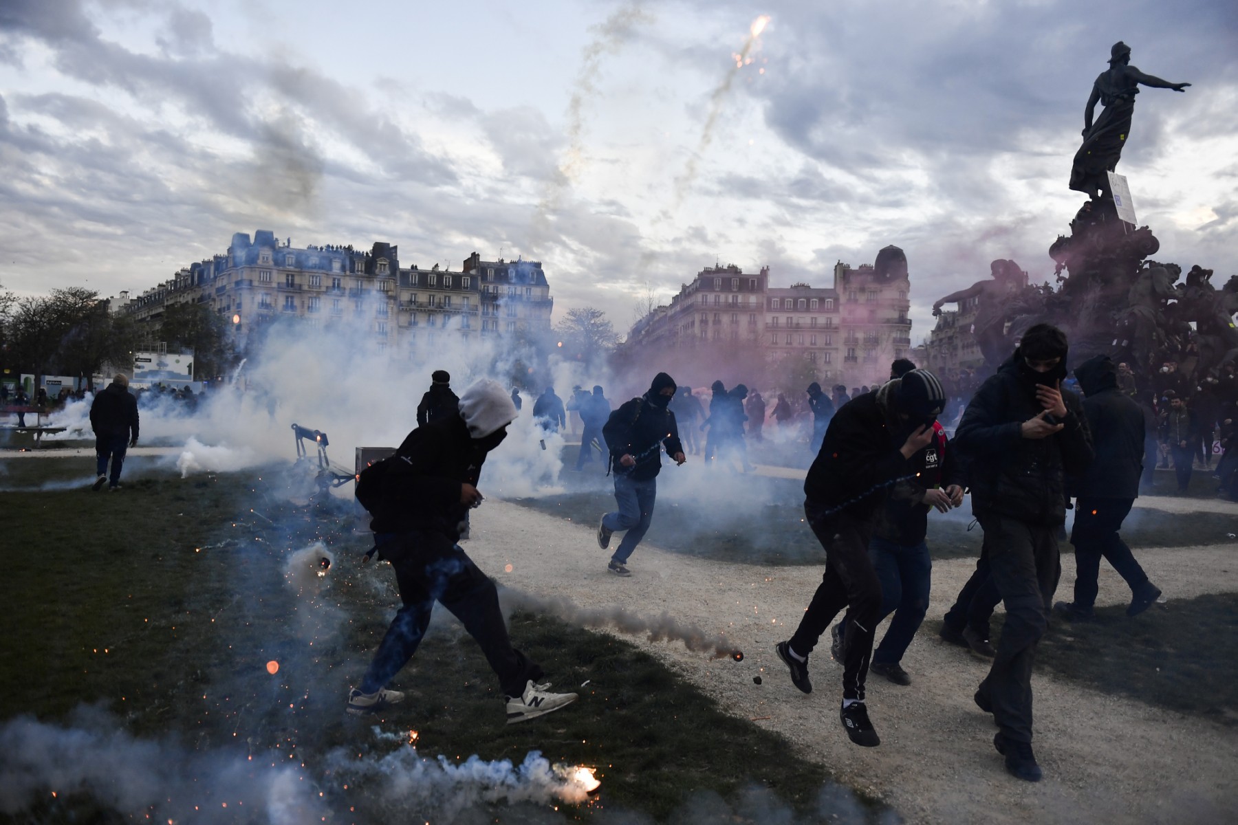 Action de blocage à l'incinérateur d'Issy, malgré la levée de la grève des éboueurs