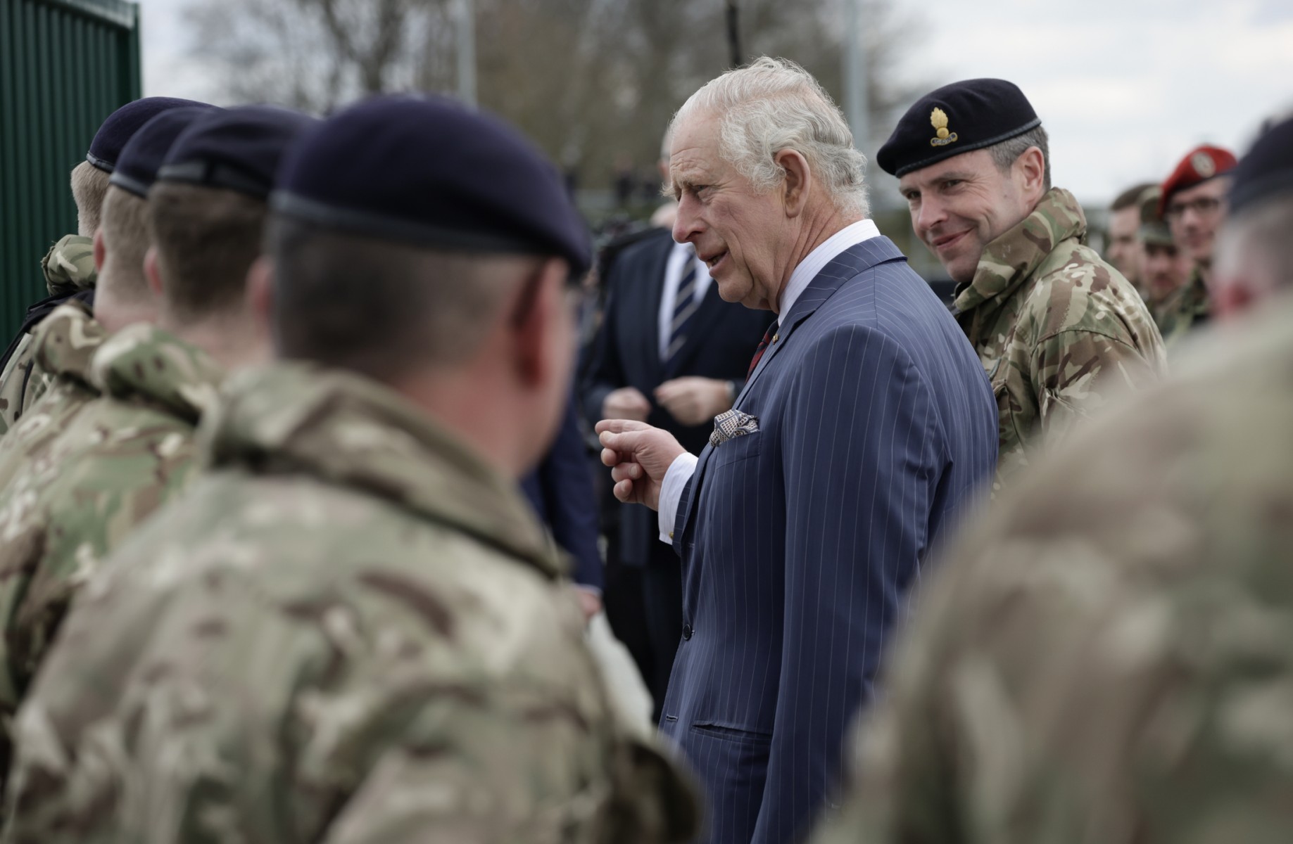 Charles III clôt sa visite historique en Allemagne par une visite mémorielle à Hambourg