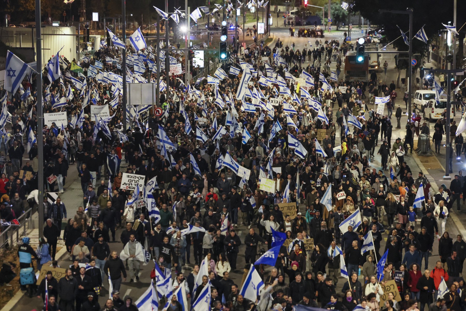 Israël: Des milliers de manifestants pour la réforme de la justice