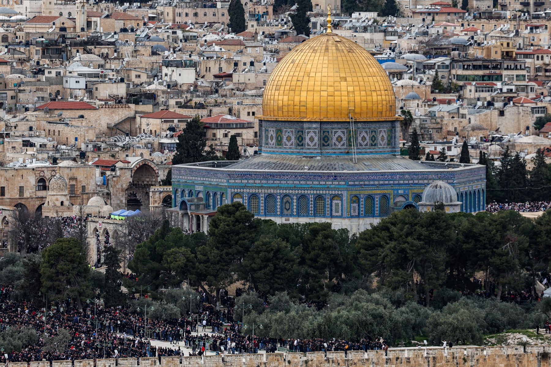 La police israélienne dit avoir abattu un Arabe israélien ayant tiré à Jérusalem