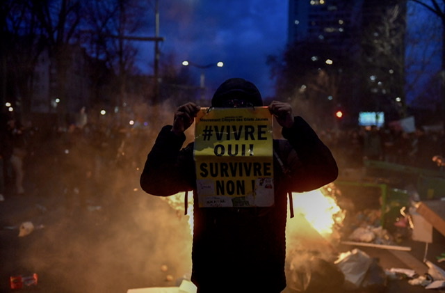 Retraites: «La rue s'exprime» à nouveau à Paris, des manifestants aux Halles