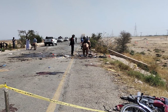 Pakistan: au moins neuf policiers tués dans un attentat suicide contre leur véhicule