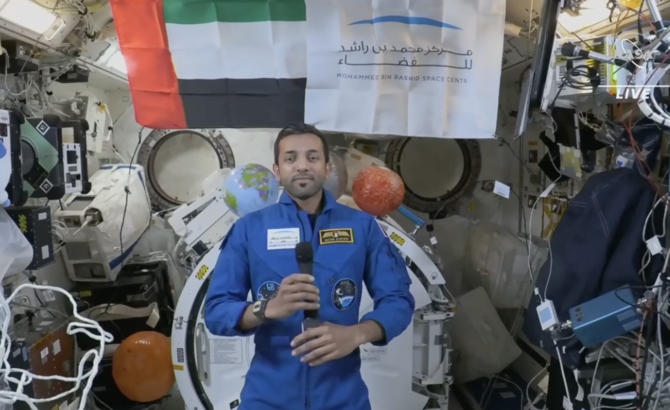 L'astronaute émirati Sultan al-Neyadi s'entretient avec les dirigeants de l'EAU depuis l’ISS