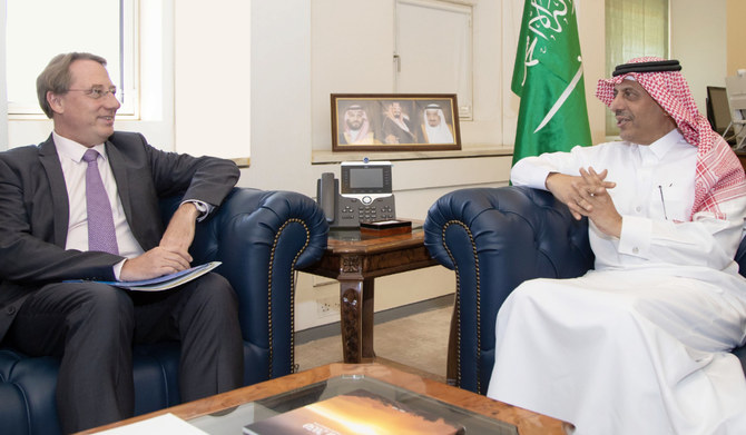 Un ministre saoudien rencontre l’ambassadeur français à Riyad
