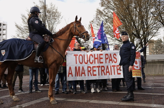 Retraites: La réforme en commission mixte paritaire, huitième journée de mobilisation