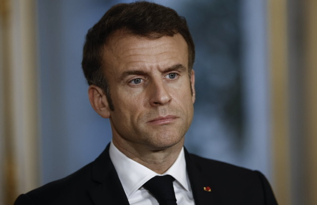 Retraites: L'exécutif cherche une voie de sortie dans un climat électrique