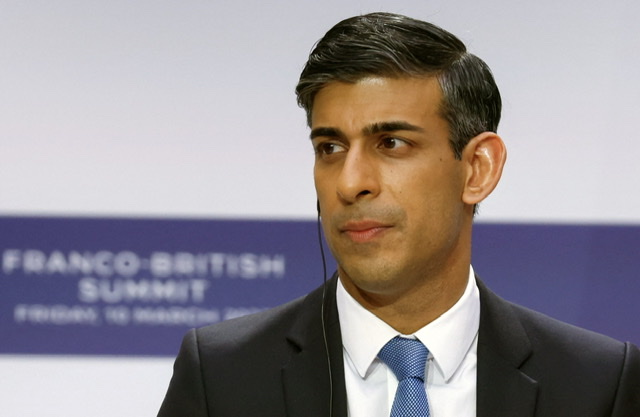 Londres annonce cinq milliards de livres d'investissements dans la défense