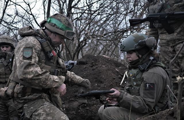 Tirées par l'Ukraine, les importations d'armes ont doublé en Europe en 2022