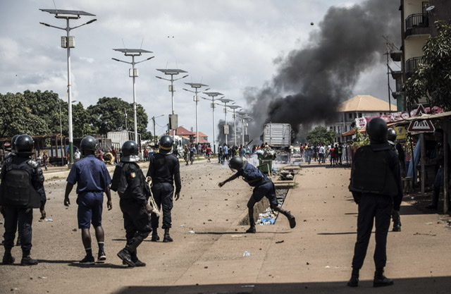 Guinée: Deux interpellations remettent en cause un déblocage politique