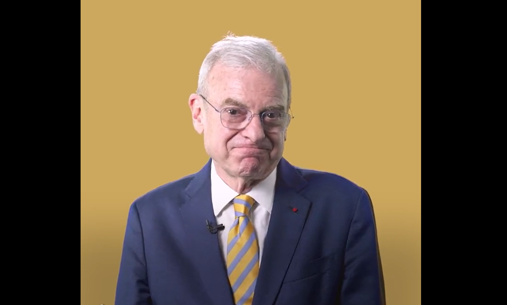 Sur Twitter et en arabe, le diplomate Patrice Paoli invite au dialogue ses partenaires du monde arabe