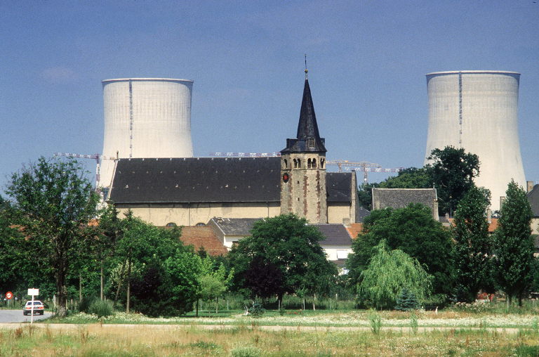 Découverte d'autres fissures «non négligeables» dans deux réacteurs nucléaires en France