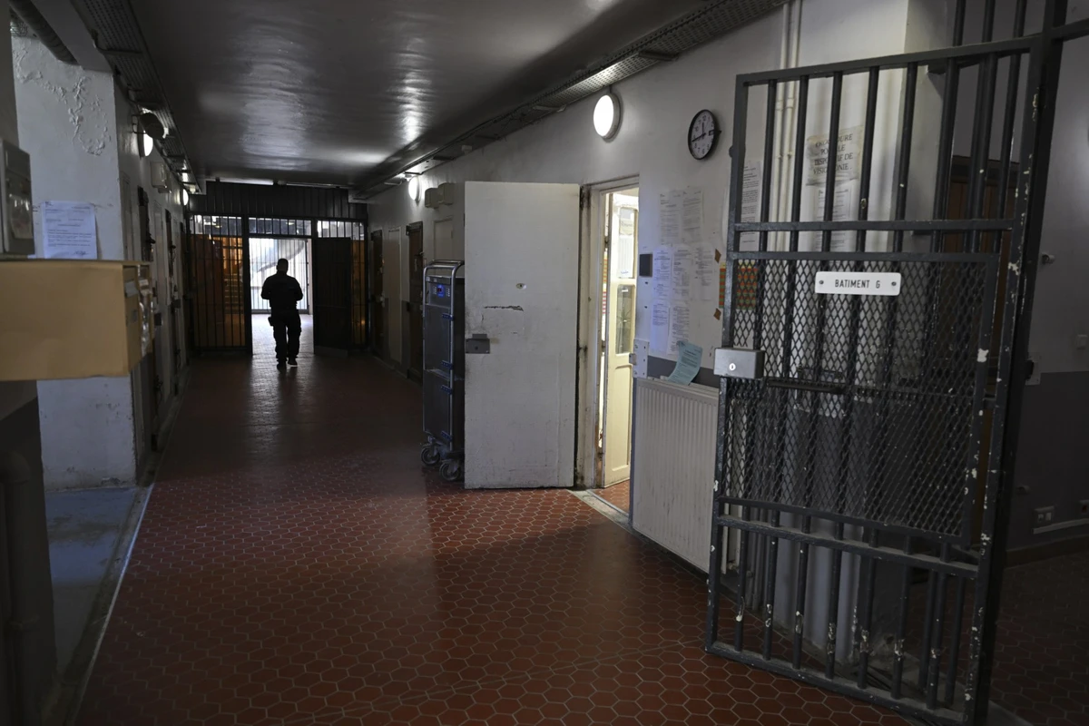 Prisons: 72 351 détenus au 1er mars en France, très légère hausse
