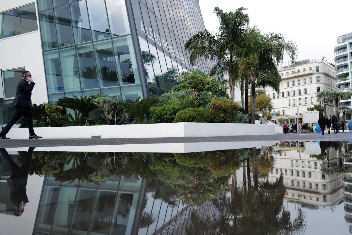 A Cannes, l'inflation plane sur le salon de l'immobilier