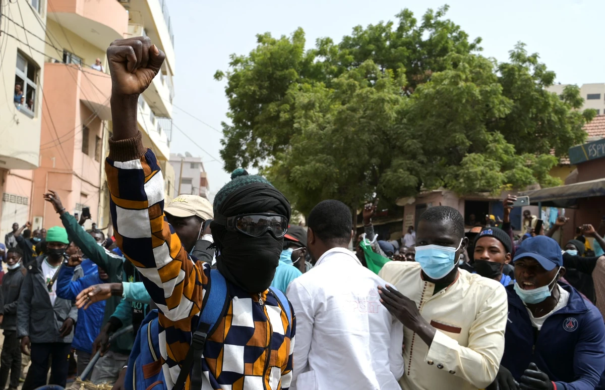 Sénégal: l'opposition défie le pouvoir avant un nouveau procès d'un de ses dirigeants