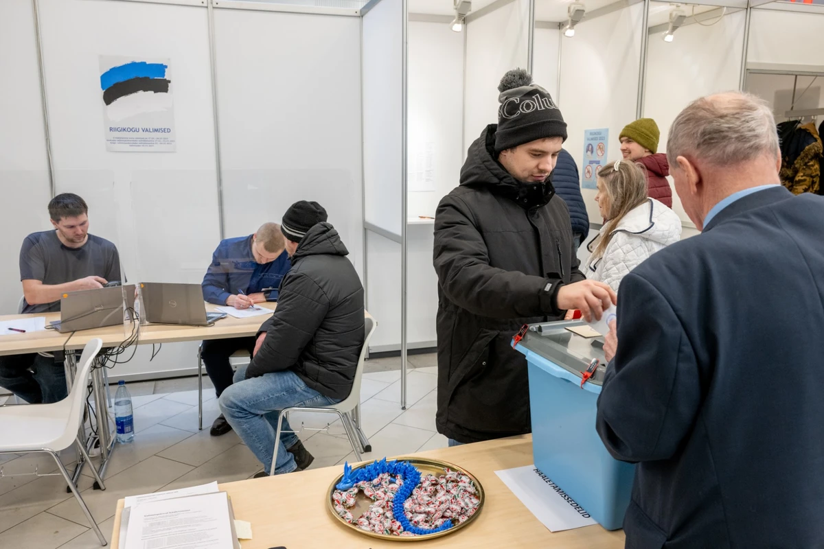 Les Estoniens élisent leur Parlement, avec l'Ukraine en toile de fond