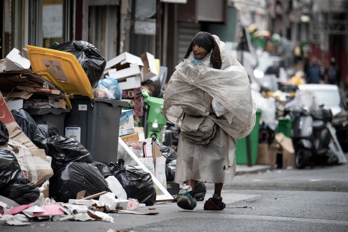 Grève des éboueurs à Paris: Des sites d'incinération toujours bloqués, préavis levé chez un prestataire privé