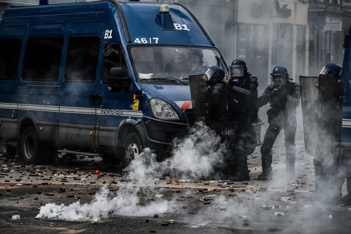 Manifestations en France : des ONG dénoncent la violence policière