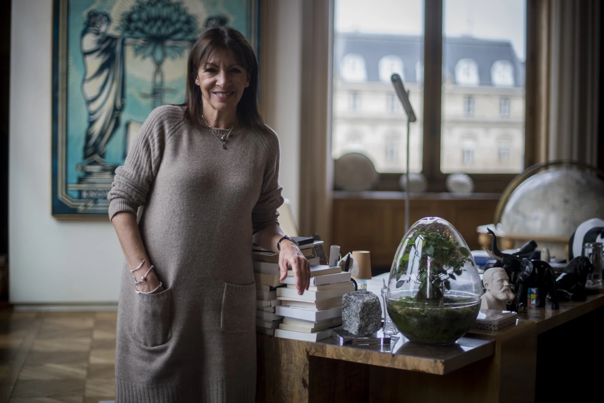 Paris: Hidalgo confirme la zone à trafic limité pour début 2024