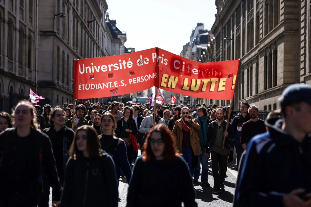 La crise sociale, un boulet pour l'image de la France ? Les milieux d'affaires s'interrogent